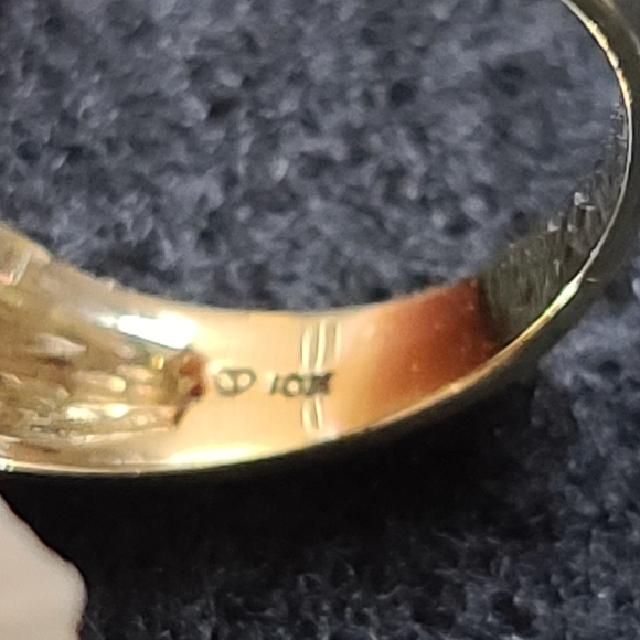 10k Women's Gold Dimond Ring - Picture 9 of 12